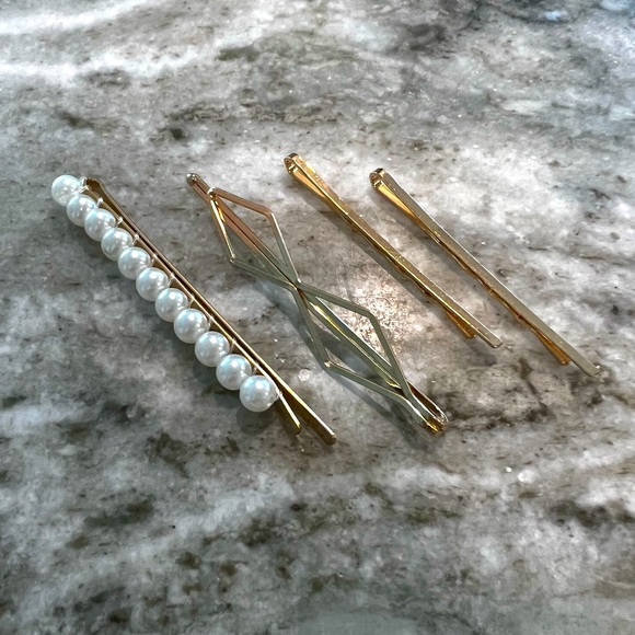 Accessories - Elegant Gold and Pearl Hair Clip Set
